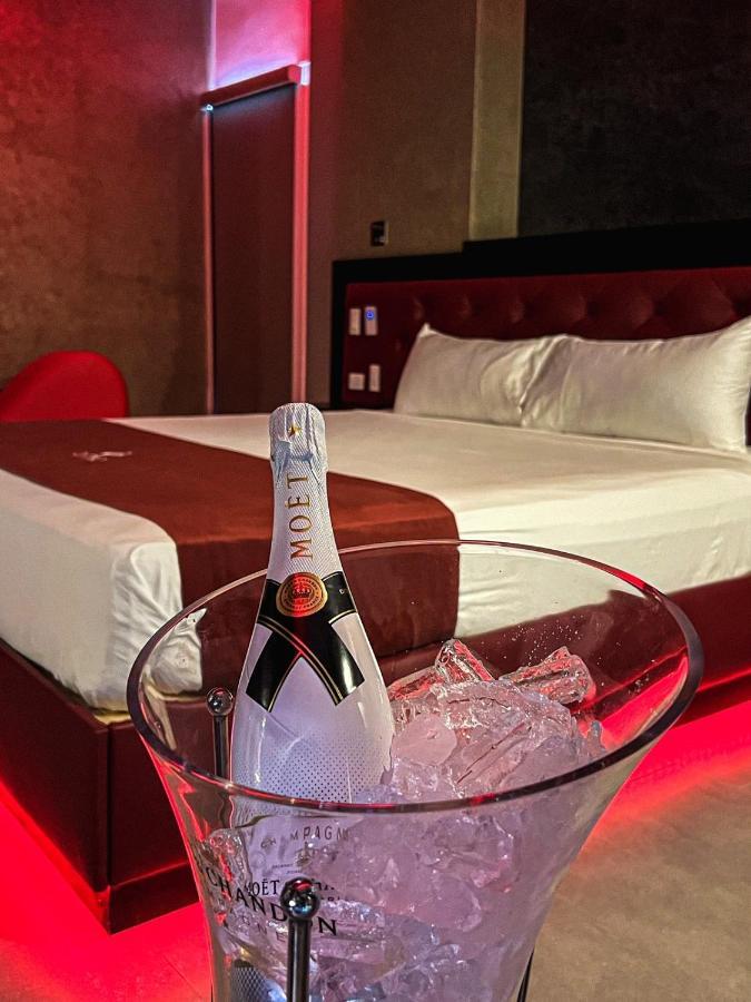 Motel Boutique Qatro Энсенада Экстерьер фото